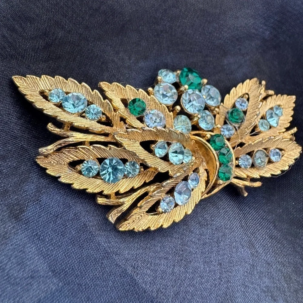 Lisner Rhinestones goldtone leaf design Pin Brooch